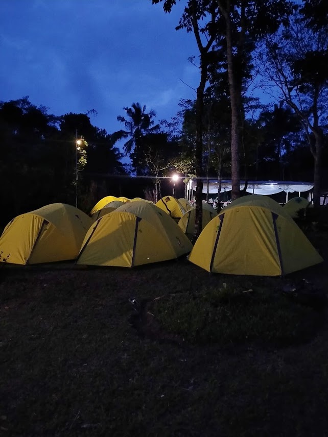 Senja Syahdu dan Camping Seru di Rumah Matahari Turi